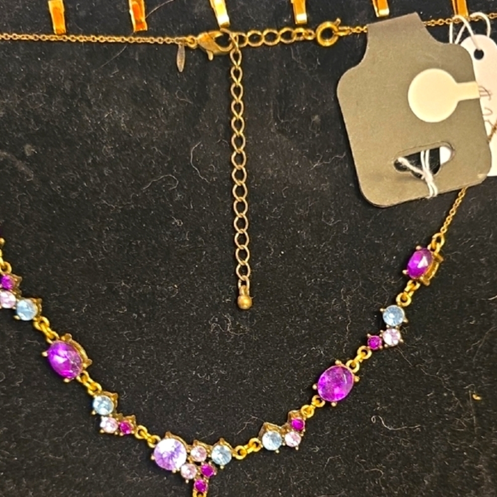 Elegant Purple and Gold Necklace - Picture 4 of 6